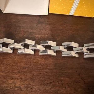 Stella & Dot silver toned clasp bracelet